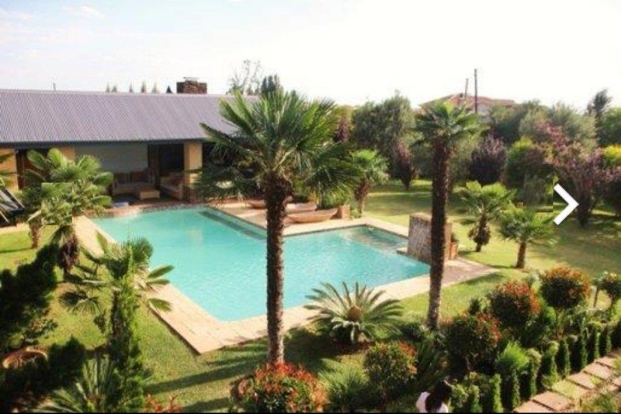 5 Bedroom Property for Sale in Van Der Hoff Park North West